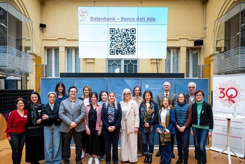 Sie werden nicht müde zu betonen, wie wichtig die ausgeglichen Vertretung von Männern und Frauen in Medien, bei öffentlichen Veranstaltungen und Podiumsdiskussionen ist: Bereits etwa 90 Organisationen und Vereinigungen in Südtirol haben sich der Initiative No women No Panel angeschlossen. (Foto: LPA/Fabio Brucculeri)