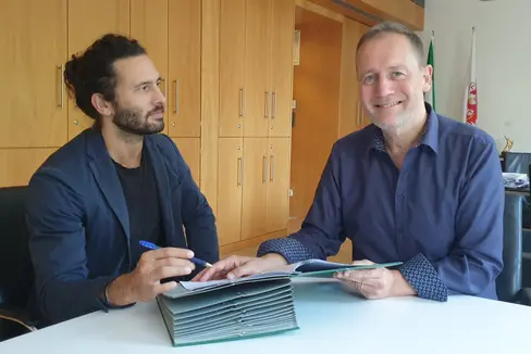 A sinistra l’ingegner Davide Gemmellaro, direttore del Dipartimento Edilizia pubblica e patrimonio e l'assessore Massimo Bessone (Foto: ASP)