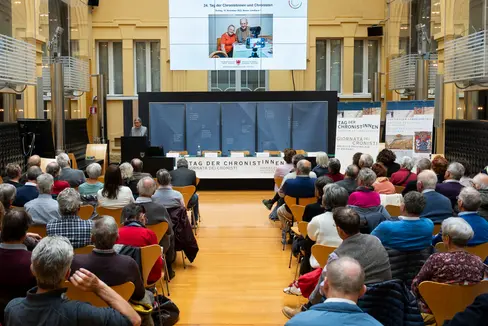 Un centinaio di cronisti provenienti da tutto l'Alto Adige, e non solo, hanno preso parte oggi a Bolzano alla 24esima Giornata dei Cronisti (Foto: ASP/Fabio Brucculeri)