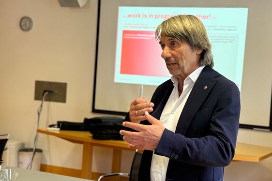 Il nostro obiettivo è quello di fornire ai pazienti e alle pazienti la migliore assistenza possibile nel loro bacino d'utenza e di evitare i ricoveri ospedalieri quando non sono necessari, ha sottolineato l'assessore provinciale alla Prevenzione sanitaria e Salute Hubert Messner. (Foto: USP/Angelika Schrott)