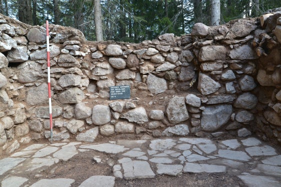 Ansicht der heute noch teilweise erhaltenen Kapelle, die im 18. Jahrhundert aufgegeben wurde. (Foto: LPA/Amt für Archäologie)