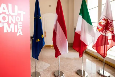 La Giunta provinciale ha preso atto del disegno di legge costituzionale per l'adeguamento degli Statuti speciali (Foto: ASP/Ivo Corrà)