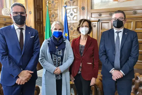 Da sinistra: il presidente Kompatscher, la senatrice Unterberger, la ministra Cartabia ed il presidente della Regione, Fugatti. (Foto: Regione Trentino-Alto Adige)