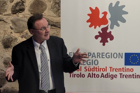 Michael Gehler bezeichnete Reut-Nicolussi als wichtige Figur für die Geschichte Südtirols und Wegbereiter für den späteren Gang Österreichs zu den Vereinten Nationen. (Foto: Euregio/Armin Gluderer)