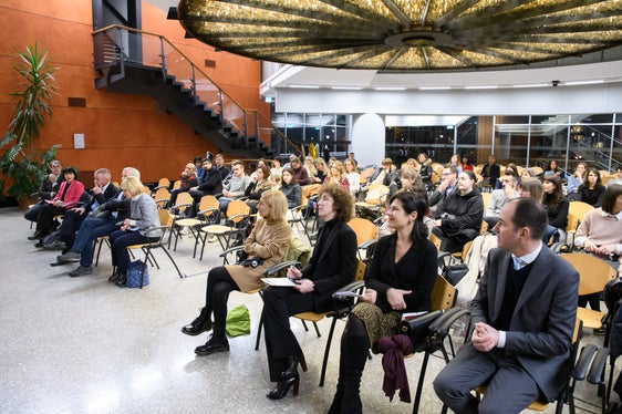 Sala di Rappresentanza del Palazzo della Regione di Trento gremita per le premiazioni del bando Euregio Dimensione Donna. (Foto: Trentino Sviluppo)