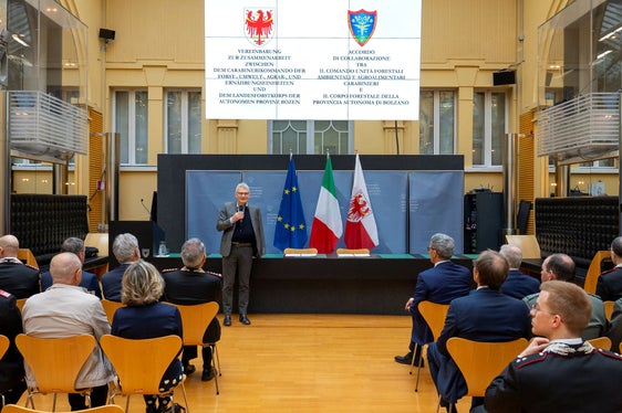 Günther Unterthiner, Direktor der Abteilung Landesforstdienst, war von Anfang an bei der Ausarbeitung des schriftlichen Abkommens dabei. (Foto: LPA/Fabio Brucculeri)