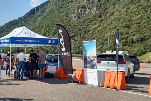 Rund 300 Besucher haben am E-Drive Day am Sonntag in Pfatten teilgenommen. (Foto: LPA/STA/Perathoner/Stefenelli)