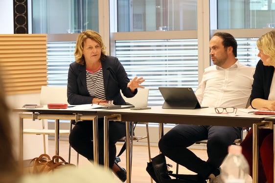 Landesrätin Rosmarie Pamer und Landesrat Achammer und die zuständigen Ämter der Landesverwaltung arbeiten derzeit intensiv daran, das Sommerbetreuungsangebot in Südtirol flächendeckend auszubauen. (Foto: LPA/Carmen Kollmann)