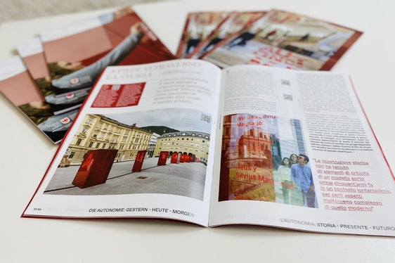 “Quo vadis, autonomiae?” È questo il tema centrale del nuovo numero di LP, la rivista della Provincia che è online e che in questi giorni viene inviata agli abbonati (Foto: ASP/Claudia Messner)