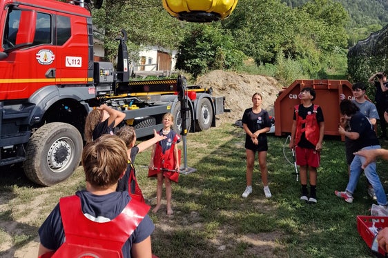 Giovedì erano in programma esercitazioni pratiche con lo zaino antincendio insieme ai vigili del fuoco professionisti. (Foto: USP/Vigili del fuoco Corpo permanente di Bolzano)