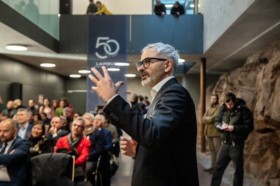 Der Direktor des Versuchszentrums Laimburg Michael Oberhuber hat die für das Jubiläumsjahr geplanten Initiativen vorgestellt. (Foto: Laimburg Research Centre/Ivo Corrà)
