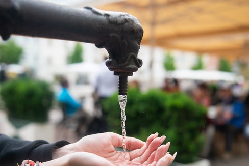Der Arge Alp Preis 2024 wird vom Kanton Tessin (der den turnusmäßigen Vorsitz der Arge Alp innehat) organisiert und ist dem Wasser und den Initiativen zur Sensibilisierung für einen nachhaltigen und verantwortungsvollen Umgang mit Wasser gewidmet. (Foto: LPA/Claudia Corrent)