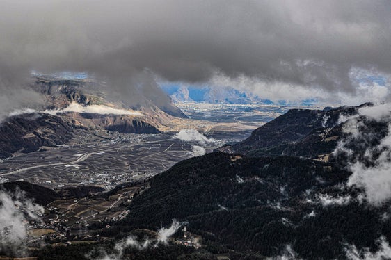 Bilder des Monats Jänner 2025: Blick von der Gfriller Gall ins Etschtal, Foto: Martin Geier