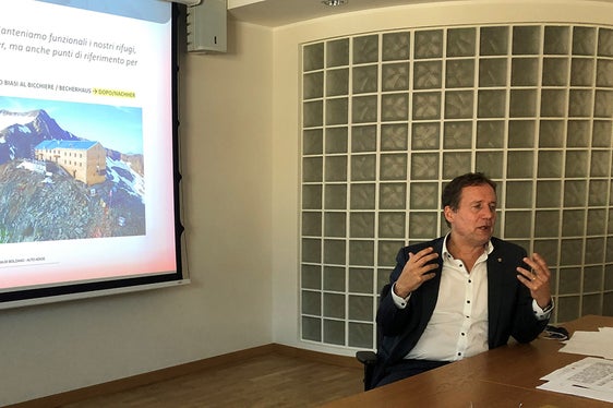 Assessore Bessone: Manteniamo i 26 rifugi provinciali, punti di riferimento per escursionisti e per il soccorso alpino. Sono stati ultimati i rifugi Ponte di Ghiaccio, al Sasso Nero, Petrarca e il Gino Biasi al Bicchiere che sarà inaugurato il 16 agosto. (Foto: ASP/sa)