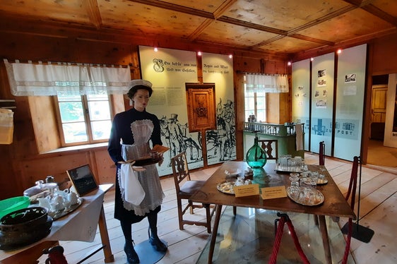 Blick ins Innere des Fremdenverkehrsmuseums Hochpustertal in Niederdorf (Foto: LPA/Amt für Museen und museale Forschung)