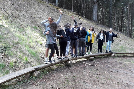Um den Jugendlichen an den berufsbildenden Schulen auch in diesem Schuljahr professionelle Unterstützung im persönlichen und schulischen Alltag sowie spannende und lehrreiche Workshops und erlebnispädagogische Tage zu ermöglichen, ist ein weiteres ESF-Projektes zu Schulsozialarbeit in Vorbereitung. (Foto: LPA/Landesdirektion deutschsprachige Berufsbildung)