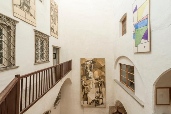 L'impresa di costruzioni Nerobutto Srl, con sede a Trento, ha ricevuto dalla Provincia l'incarico di ristrutturare l'edificio dei Portici di Bolzano che ospita la collezione Kreuzer per 2,3 milioni di euro. (Foto: ASP/Azienda Musei provinciali)