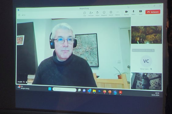 Das Neue Europäische Bauhaus fördere eine nachhaltige und gemeinschaftliche Zukunft, indem es Wissenschaft, Technologie, Kunst und Kultur vereine, erklärte per Videozuschaltung Alessandro Rancati. (Foto: Euregio/Armin Gluderer)