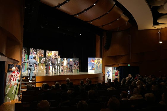 Teatro Cristallo esaurito per la serata dedicata ai campioni dello sport altoatesino. (Foto: USP)