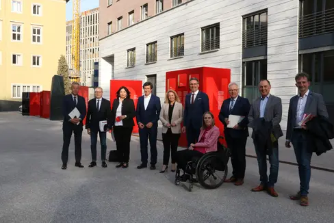 La questione dell'Autonomia oggi (11 aprile) al centro dell'incontro tra il presidente della Provincia Kompatscher e una delegazione della Sottocommissione per l'Alto Adige del Parlamento austriaco (Foto:ASP/Guido Steinegger)