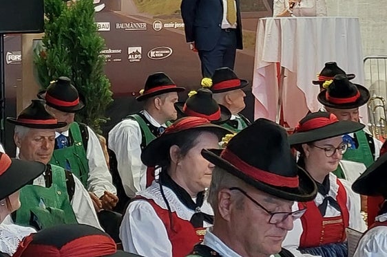 Mobilitätslandesrat Daniel Alfreider betonte: Für Kastelbell, Galsaun, den gesamten Vinschgau und Südtirol ist dies ein wichtiger Schritt: Die Umfahrung bringt weniger Durchzugsverkehr in den Ortszentren, mehr Sicherheit für die Menschen entlang der Straße und einen flüssigeren Verkehr für alle. Dieses Bauwerk bringt eine konkrete Entlastung für die Bevölkerung. (Foto: LPA/Bruno Benedetto)