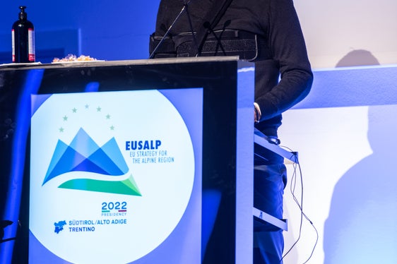 Klimawandel und Klimaschutz werden Kernthema unserer Präsidentschaft sein, sagte der Landeshauptmann Arno Kompatscher. (Foto: LPA/Ivo Corrà)