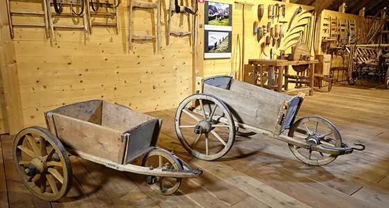 Kurs „Fachgerechter Umgang mit Objekten aus Holz“