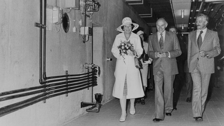 Prinses Beatrix op bezoek bij Evides 1974