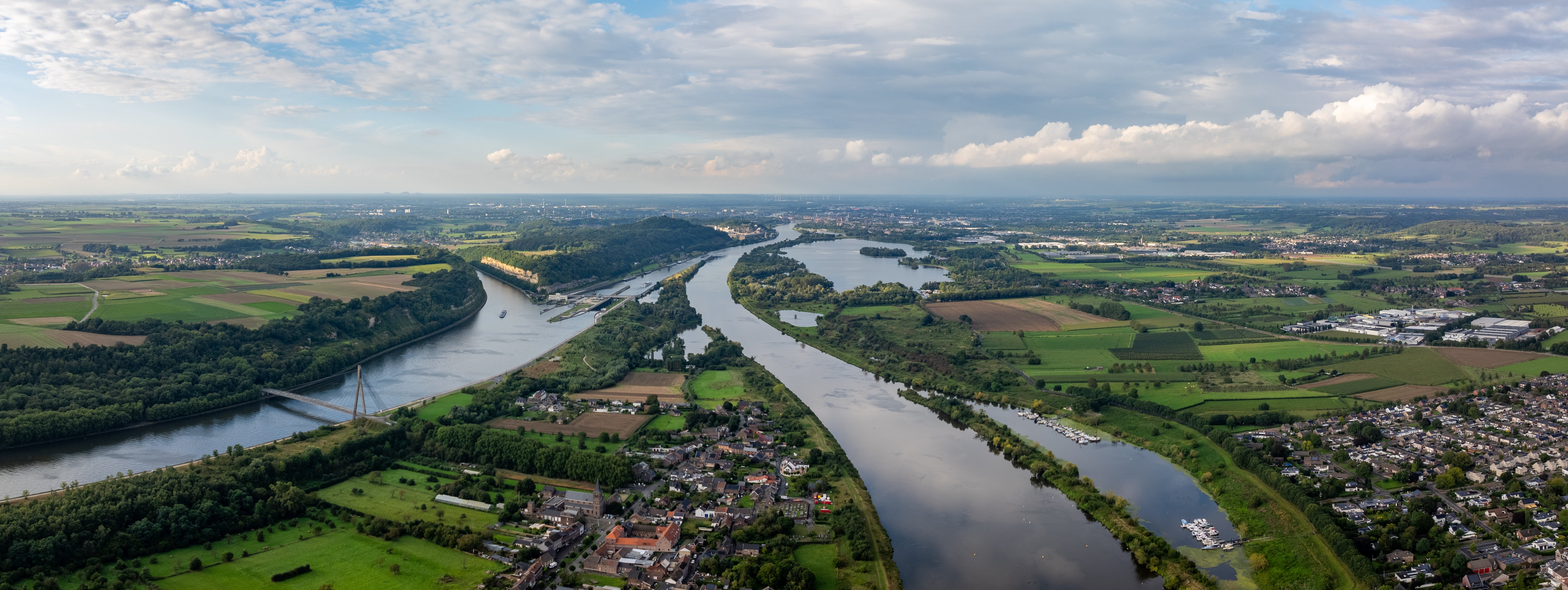 Foto van de Maas door Maarten de Penning