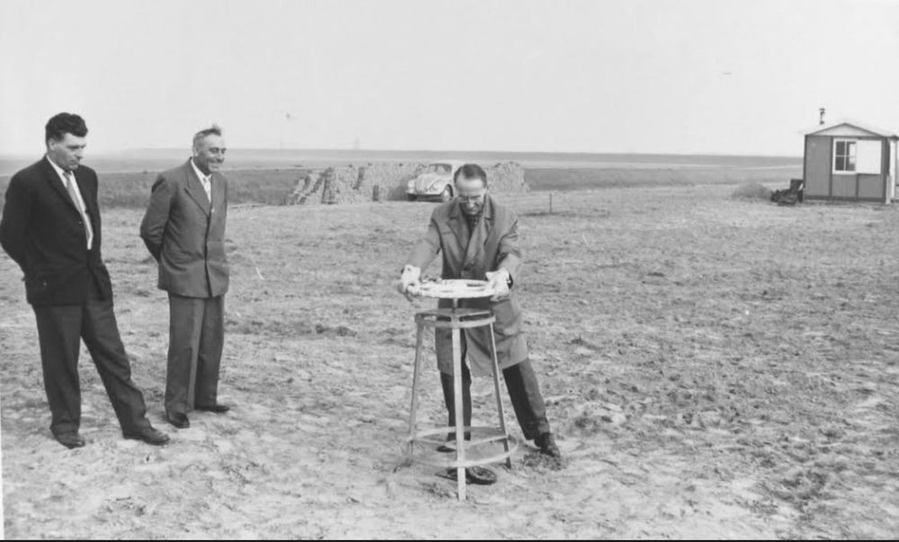 De kraan werd open gedraaid bij de officiële opening.