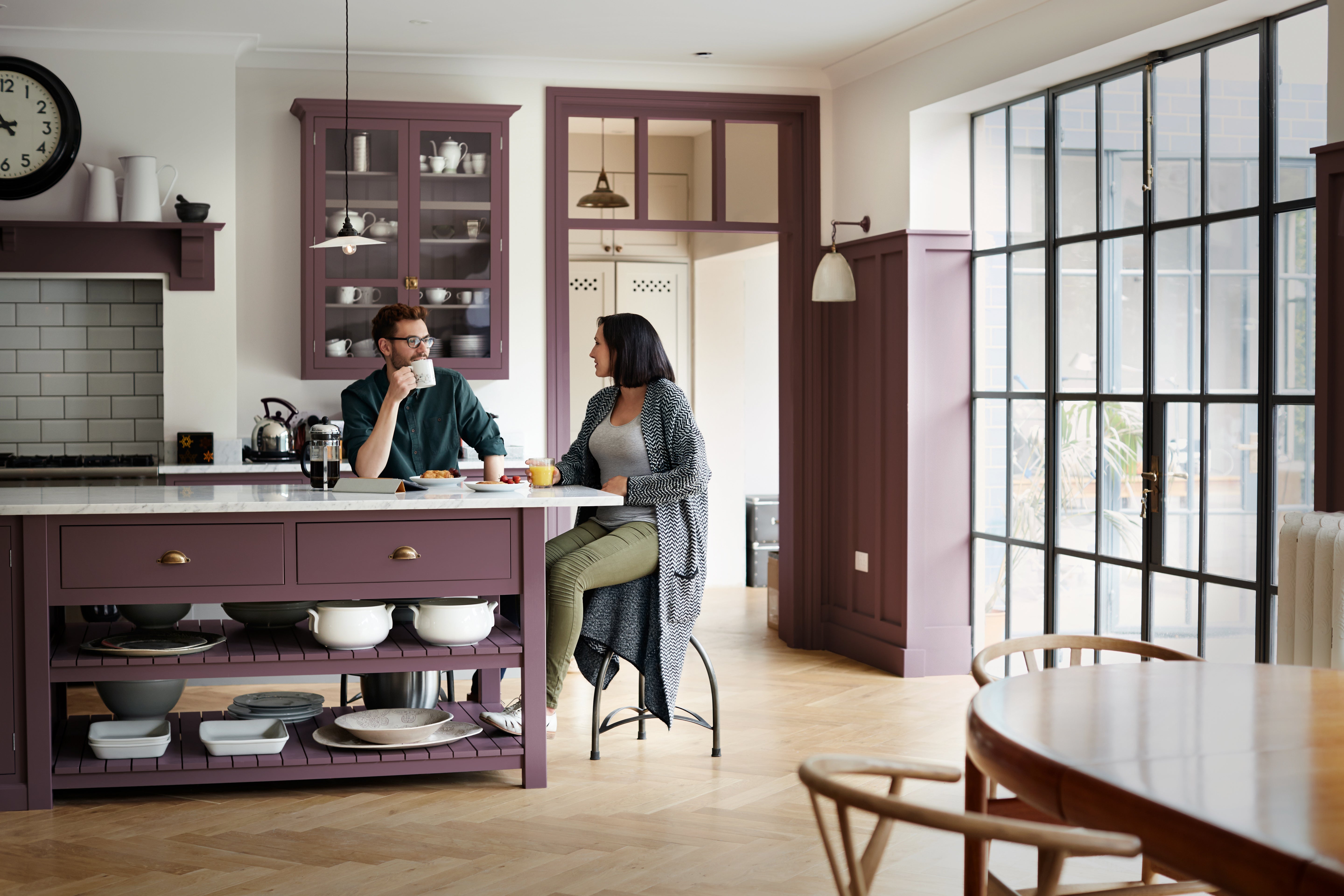 Exploring PPG’s Purple Basil. Immerse yourself in the multidimensional depth and layers of this desaturated purple. Experience the perfect balance of boldness and serenity, bringing a fresh aesthetic to consumer products and building applications.