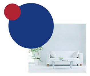 Bílý gauč a červený a modrý kruh