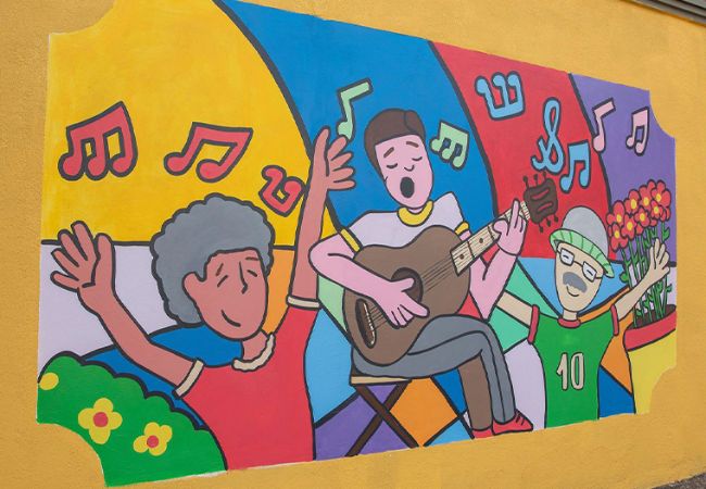 Discover how PPG Paints’ COLORFUL COMMUNITIES® program uses murals to inspire and revitalize neighborhoods globally.