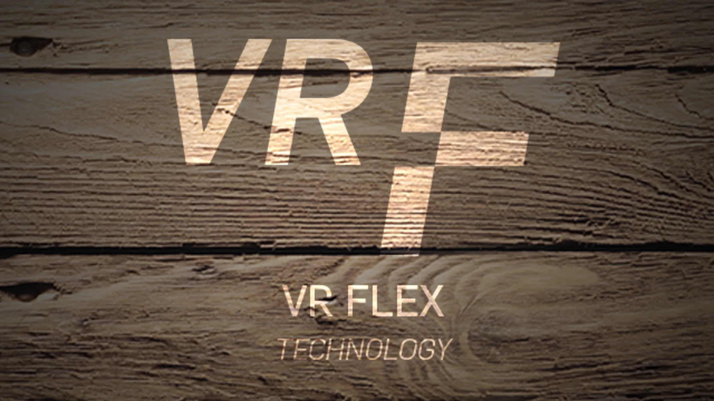 VR Flex Technology-logo op een houten achtergrond