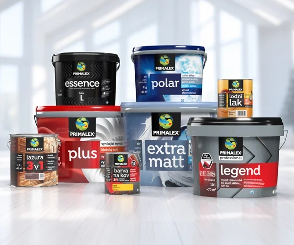 Portfolio produktů Primalex: kbelíky a plechovky barev Plus, Extra Matt, Polar, Essence, Legend, lazura 3v1, barva na kov a lodní lak