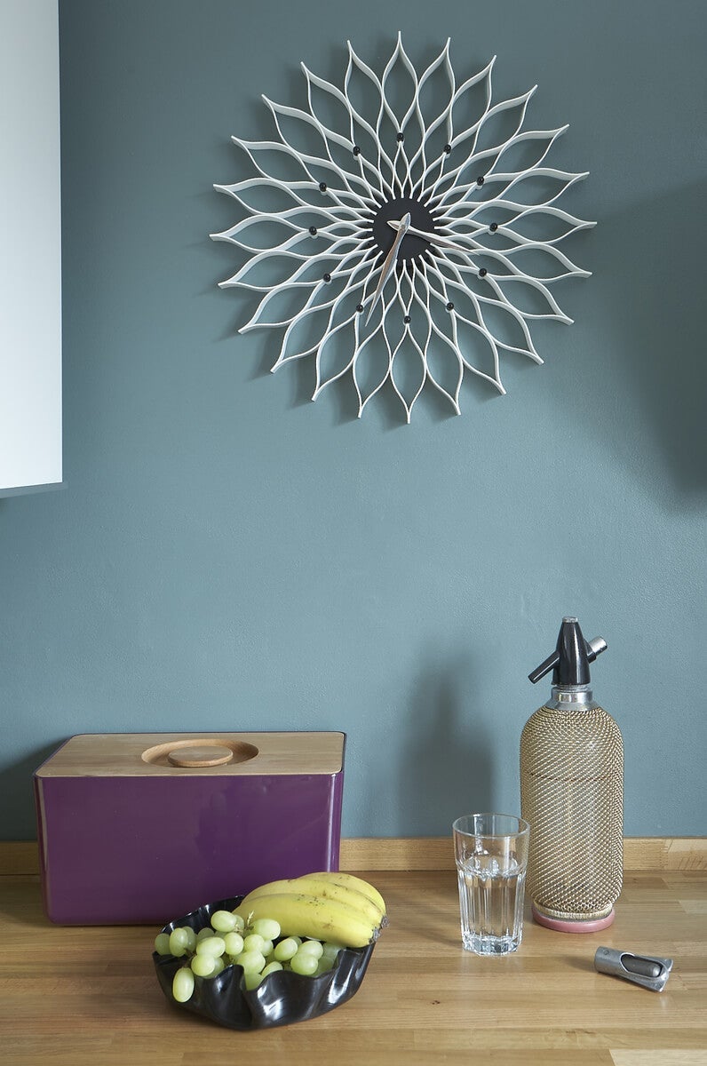 Čistota a elegance jde s touto barvou ruku v ruce. Výborně také poslouží při potřebě zvětšit jak do dálky tak do šířky i výšky zvětšit prostor.
