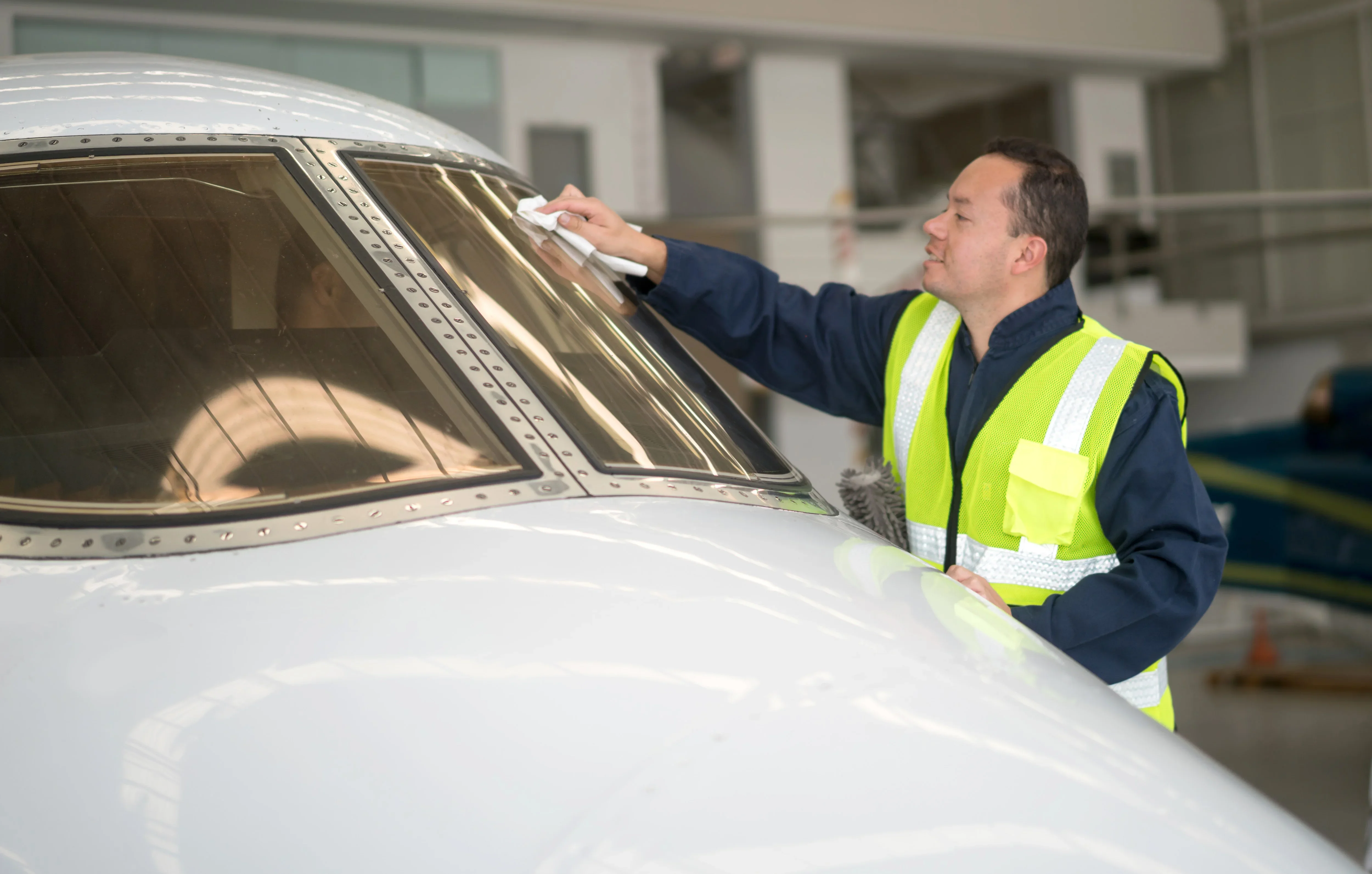 Discover how PPG TEX-WHIZ® helps to restore and protect aircraft windshields, helping extend transparency life with exceptional cleaning and polishing.