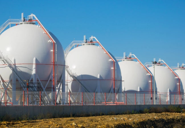 Discover how universal powder primer technology improves corrosion protection, simplifies coatings, and enhances performance for bolted steel tanks.