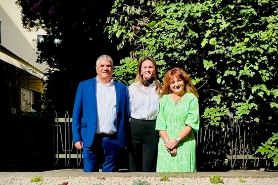 Präsidentin Tosolini, Stadtrat Della Ratta und Gemeinderätin Daidone