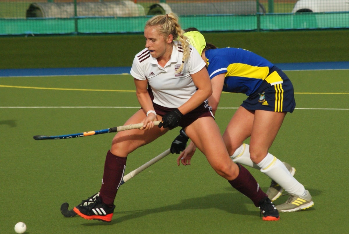 Female Hockey Players 