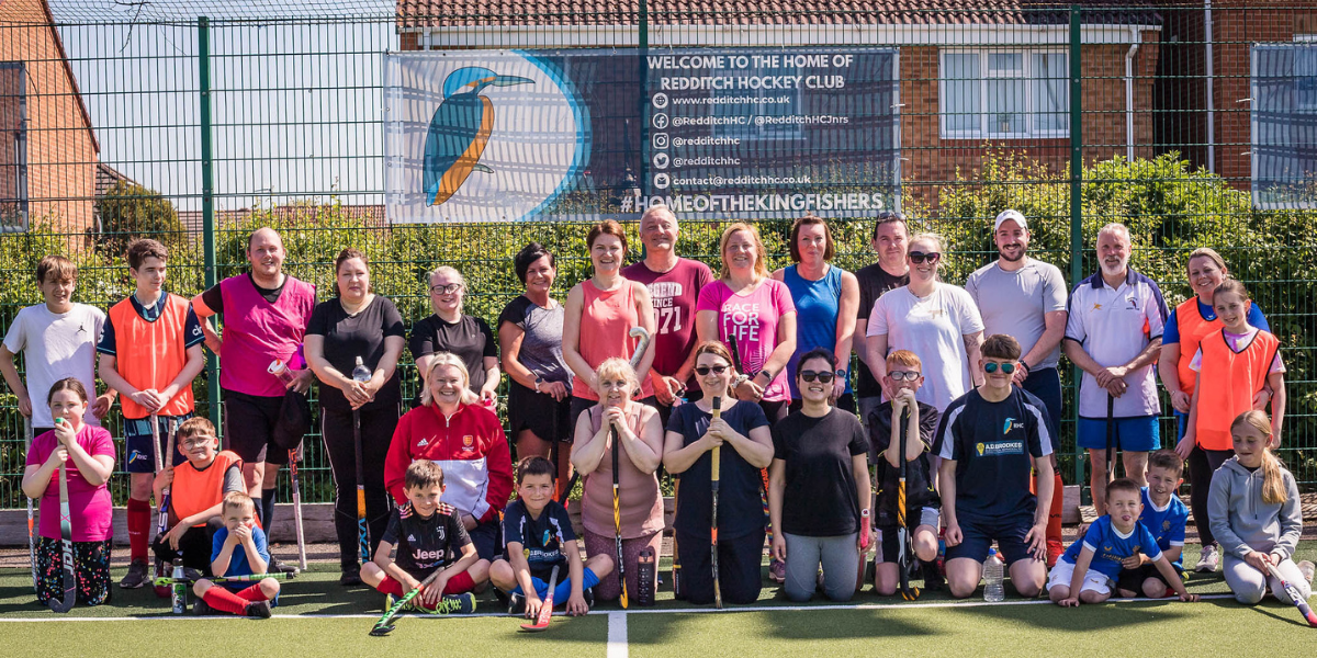 Group shot of people at a community hockey session