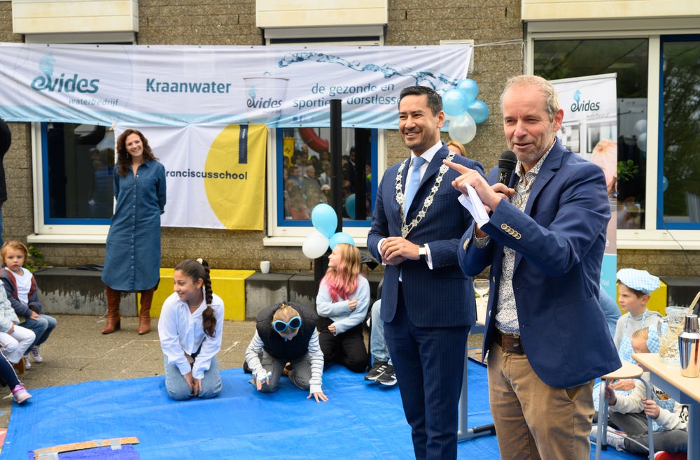 Burgemeester Harald Bergmann van de gemeente Middelburg en Evides Regiohoofd Zeeland Edwin Poulus.