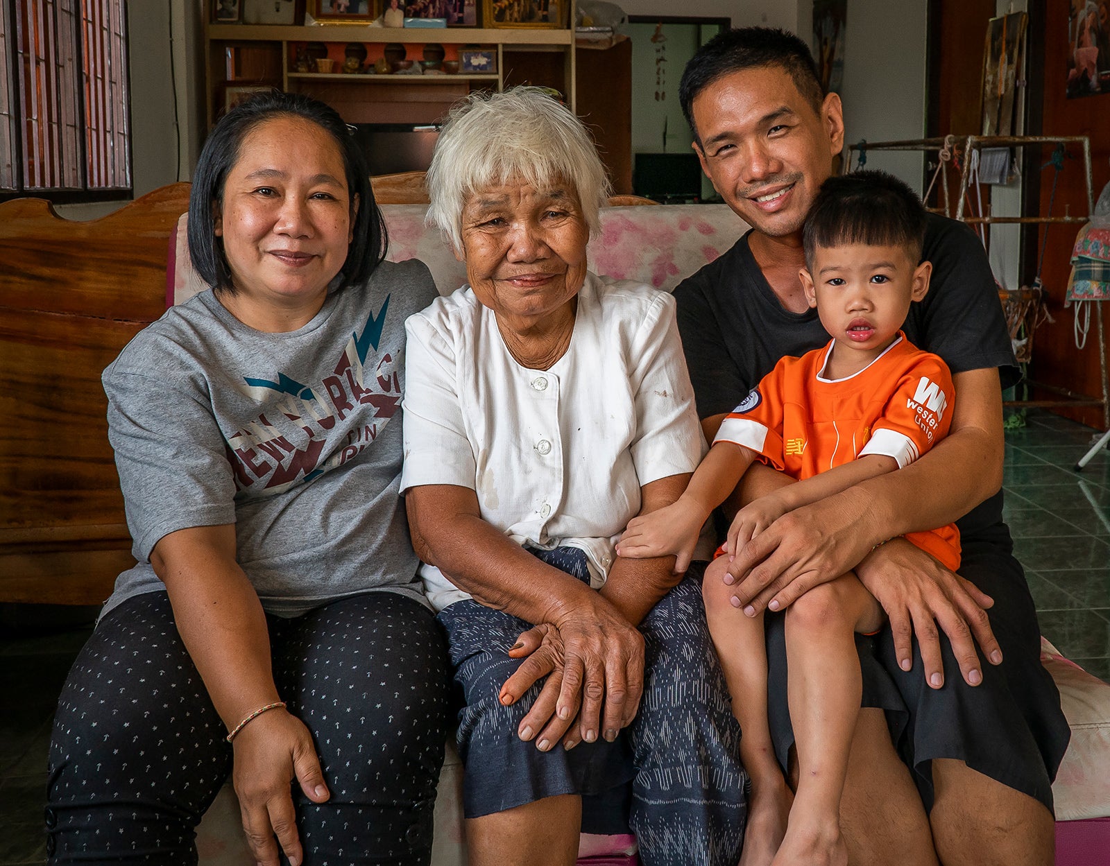 Khun Tuk & family.