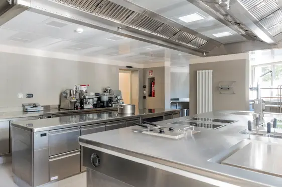 Mensaküche (Fotograf: Paolo Tenaglia)