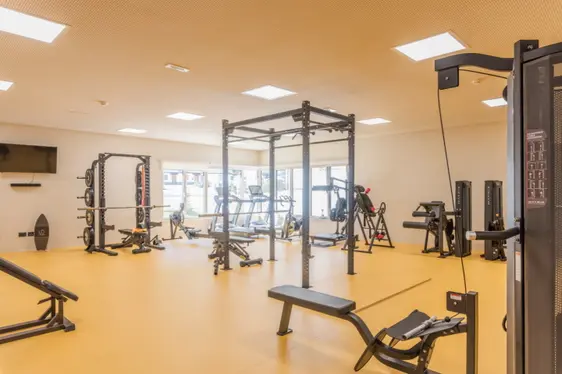 Fitness- und Trainingsraum (Fotograf: Paolo Tenaglia)