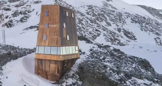 Ahrntal: Abbruch und Wiederaufbau Schwarzensteinhütte