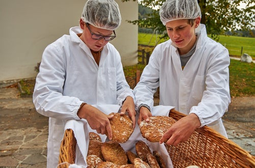 Schulladen Brotbacken Dietenheimer Breatl Schwarzbrot Schulladen Brotbacken Dietenheimer Breatl Schwarzbrot