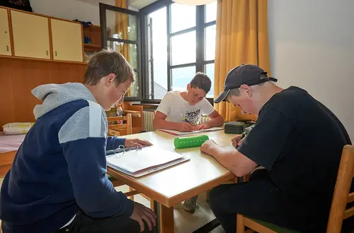 scolari durante tempo di studio scolari durante tempo di studio