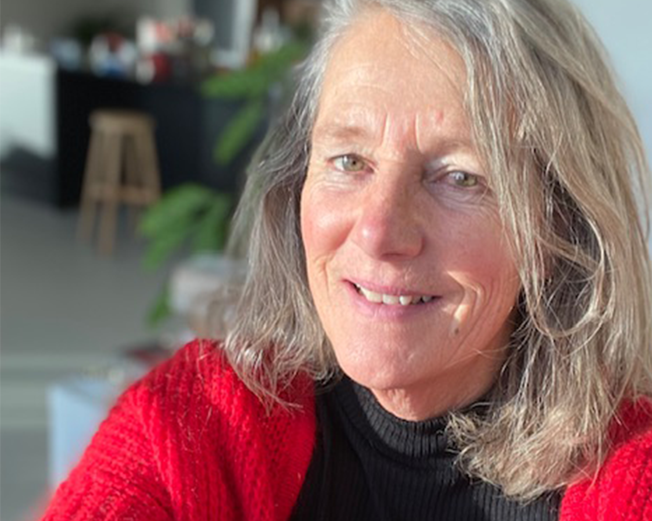 Vrouw die foto maakt van haarzelf