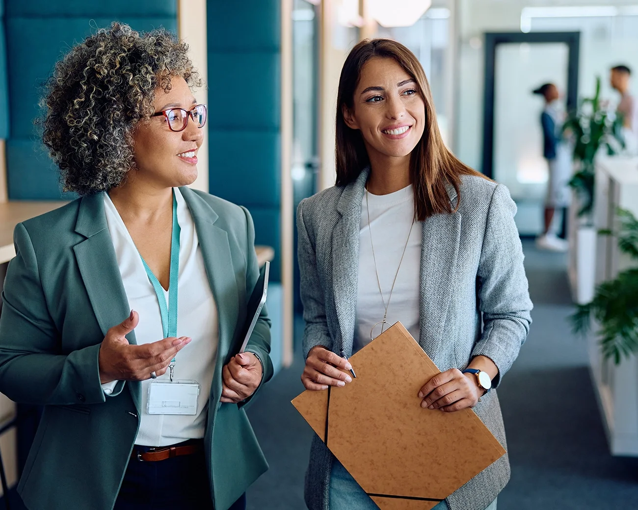 2 vrouwen op kantoor